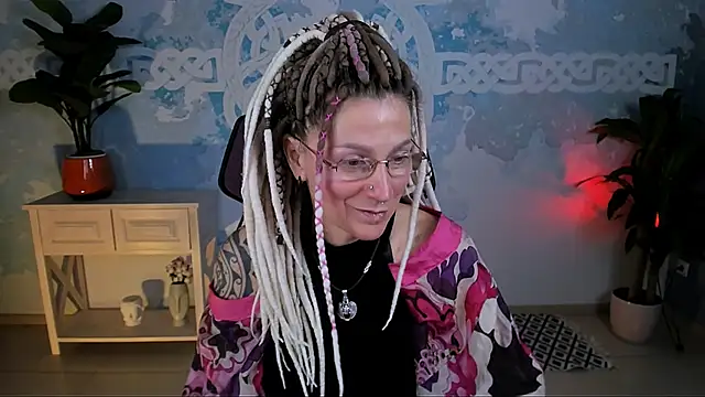 Snapshot of UmaSpace chatting on February 6, 5:12 am UmaSpace online show from February 6, 5:12 am