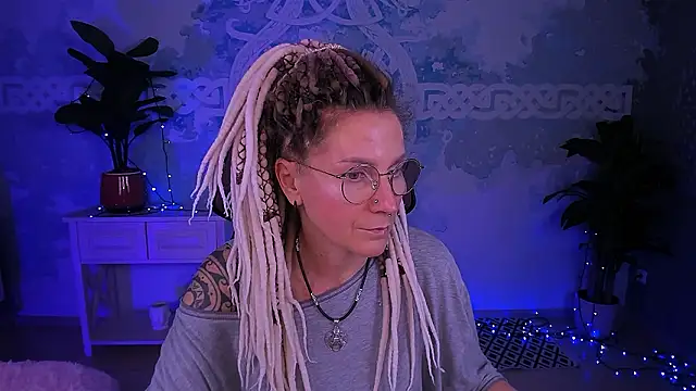 Snapshot of UmaSpace chatting on March 2, 9:16 am UmaSpace online show from March 2, 9:16 am