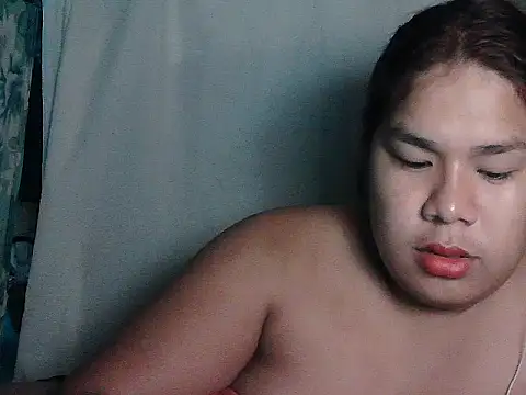 Huntrix2025 online show from May 1, 2:10 pm