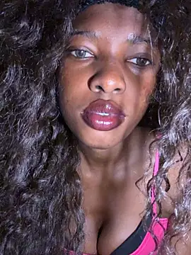 Snapshot of Oceanababe21 chatting on June 14, 1:24 pm Oceanababe21 online show from June 14, 1:24 pm