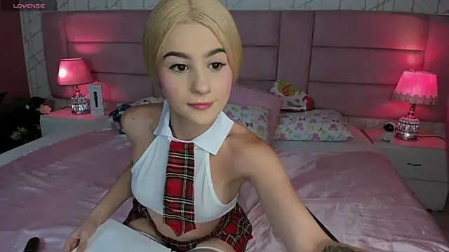 ChloeLaurentt online show from May 1, 1:59 pm