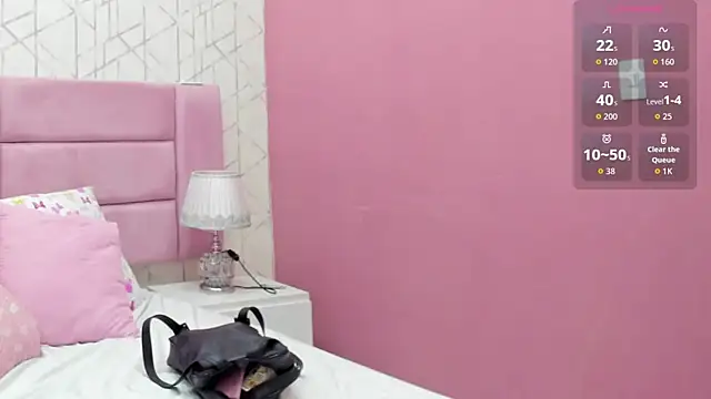 Snapshot of ChloeLaurentt chatting on June 2, 3:14 pm ChloeLaurentt online show from June 2, 3:14 pm
