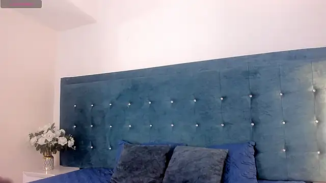 LiilyAdams online show from December 1, 8:03 pm