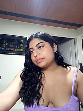TifanieJones online show from October 24, 7:27 am
