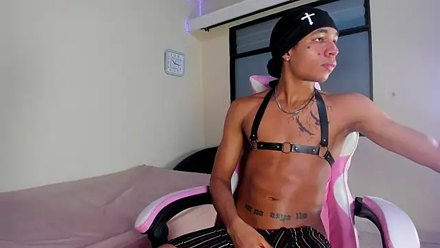 Snapshot of dann_cute028 chatting on October 20, 10:43 pm dann cute028 online show from October 20, 10:43 pm