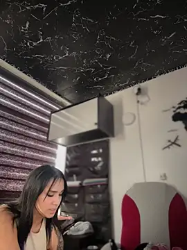 Isabella-Teen online show from April 29, 5:30 pm