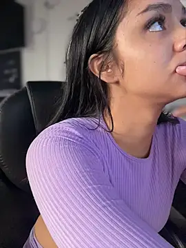 Isabella-Teen online show from May 2, 2:11 pm