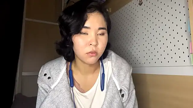 Snapshot of JennyCarpenter chatting on March 8, 2:04 am JennyCarpenter online show from March 8, 2:04 am