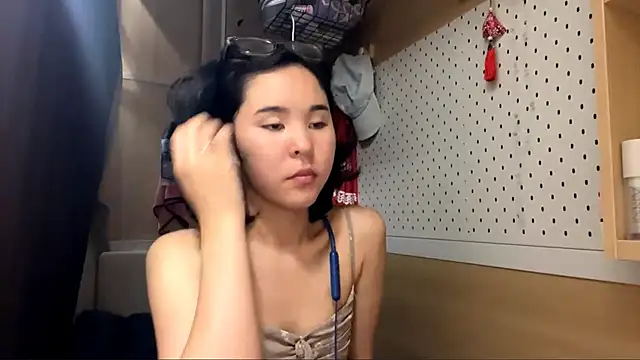 Snapshot of JennyCarpenter chatting on June 9, 9:54 am JennyCarpenter online show from June 9, 9:54 am