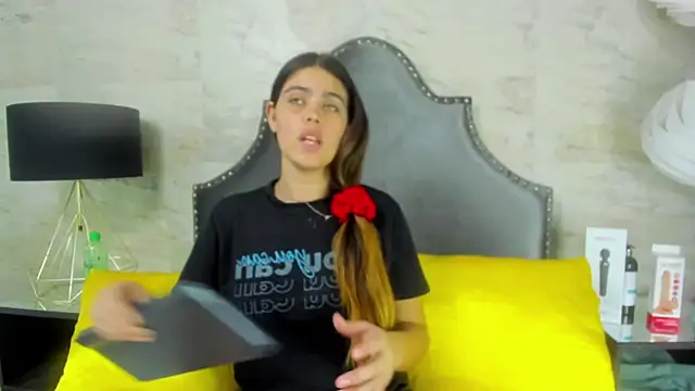 isabel 09 online show from June 30, 5:14 pm