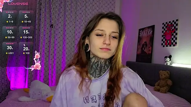 LilithPoison online show from October 17, 6:10 pm