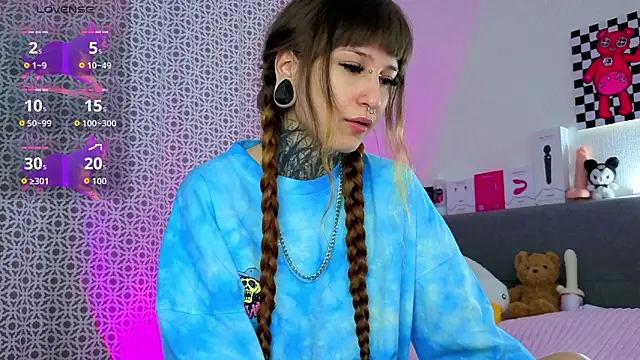 LilithPoison online show from February 7, 7:06 pm