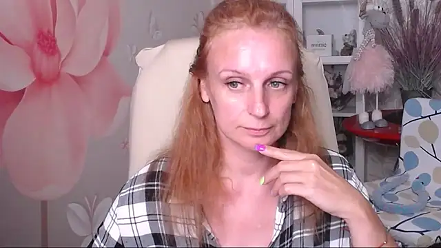 Snapshot of Venus_love1 chatting on June 18, 5:28 pm Venus love1 online show from June 18, 5:28 pm