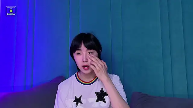 Snapshot of HeejinWang chatting on May 5, 4:20 am HeejinWang online show from May 5, 4:20 am