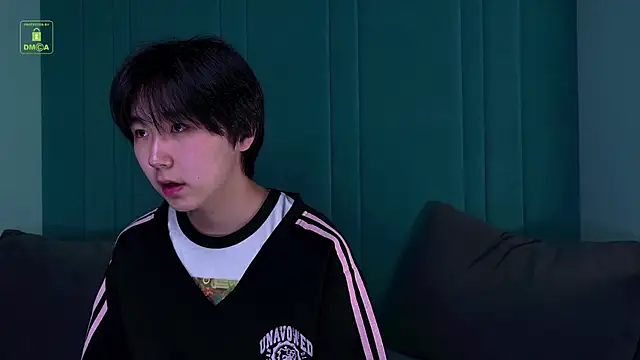 Snapshot of HeejinWang chatting on June 24, 4:22 am HeejinWang online show from June 24, 4:22 am