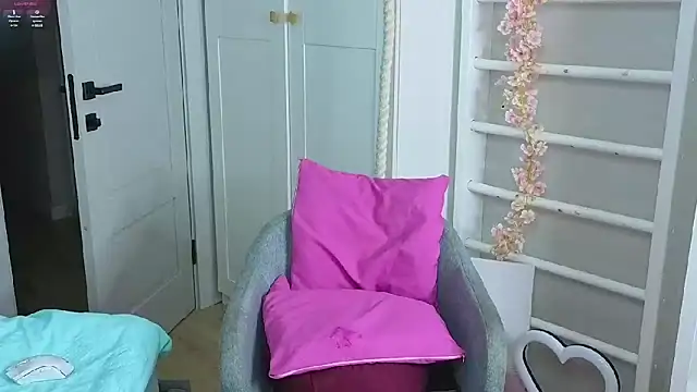 Snapshot of _lollyypop_ chatting on December 2, 5:13 am lollyypop online show from December 2, 5:13 am