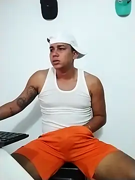Alex man23 online show from May 4, 10:39 pm