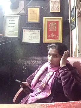 aliya-jaan71 online show from December 18, 4:24 pm