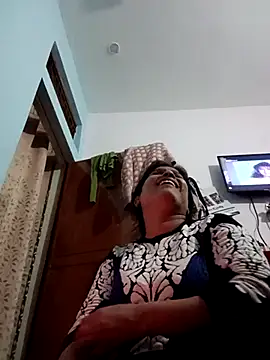 Snapshot of aliya-jaan71 chatting on January 6, 1:48 pm aliya-jaan71 online show from January 6, 1:48 pm