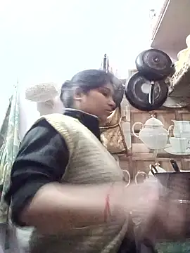 Snapshot of aliya-jaan71 chatting on January 15, 10:09 am aliya-jaan71 online show from January 15, 10:09 am