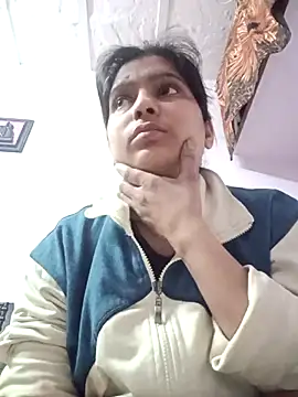 Snapshot of aliya-jaan71 chatting on February 5, 7:46 am aliya-jaan71 online show from February 5, 7:46 am