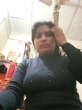 Snapshot of aliya-jaan71 chatting on February 6, 8:29 am aliya-jaan71 online show from February 6, 8:29 am