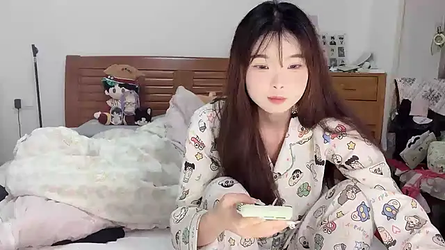 Akong11 online show from October 4, 6:39 pm