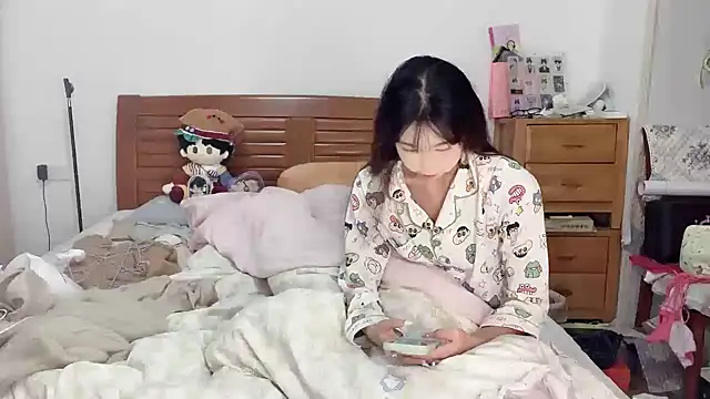 Akong11 online show from October 5, 9:56 pm