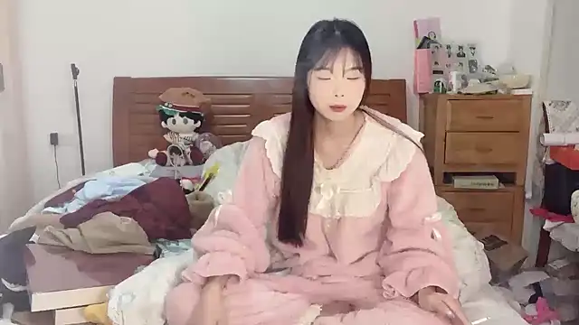 Akong11 online show from October 24, 7:54 pm