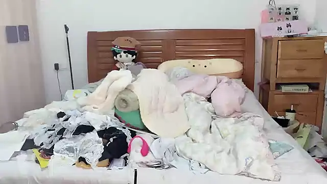 Akong11 online show from October 31, 5:25 pm