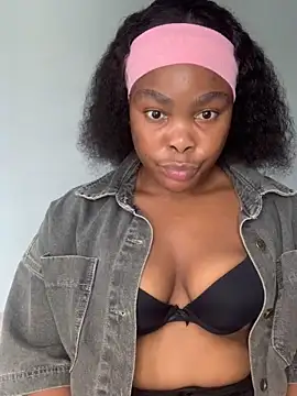 Snapshot of Hornysweetheart chatting on March 2, 11:28 am Hornysweetheart online show from March 2, 11:28 am