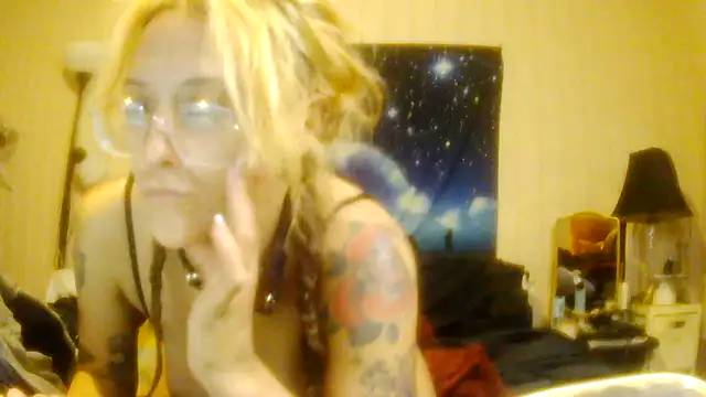 Snapshot of darnette_daisy chatting on May 24, 4:06 am darnette daisy online show from May 24, 4:06 am