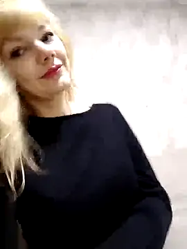 Snapshot of AliceSwan1122 chatting on October 3, 2:36 pm AliceSwan1122 online show from October 3, 2:36 pm