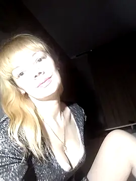 Snapshot of AliceSwan1122 chatting on October 13, 8:53 pm AliceSwan1122 online show from October 13, 8:53 pm