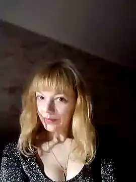 Snapshot of AliceSwan1122 chatting on October 18, 9:04 pm AliceSwan1122 online show from October 18, 9:04 pm