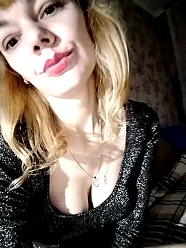 Snapshot of AliceSwan1122 chatting on October 21, 10:21 pm AliceSwan1122 online show from October 21, 10:21 pm