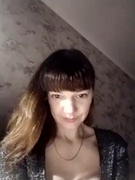 Snapshot of AliceSwan1122 chatting on November 19, 12:32 am AliceSwan1122 online show from November 19, 12:32 am