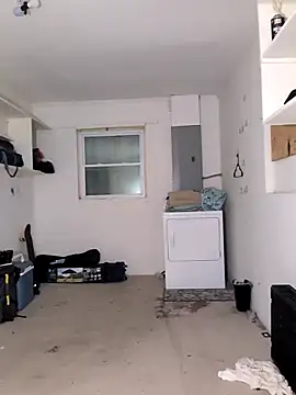 Snapshot of Clownboi17 chatting on October 19, 5:08 am Clownboi17 online show from October 19, 5:08 am