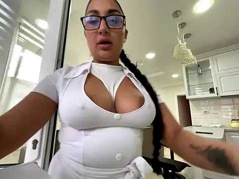 Snapshot of Sinaya-3 chatting on November 25, 1:22 pm Sinaya-3 online show from November 25, 1:22 pm