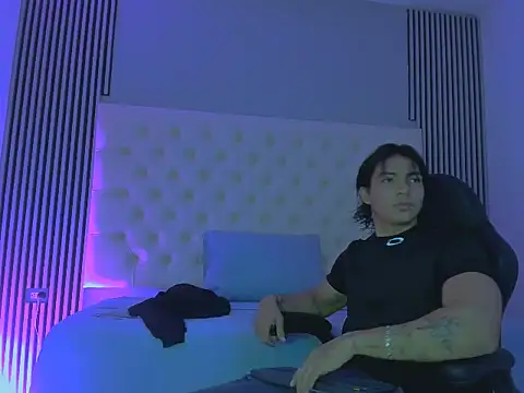 toji luxxer online show from September 16, 12:06 pm