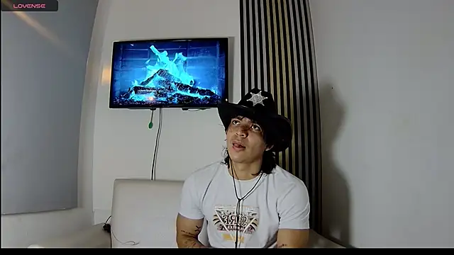 toji luxxer online show from November 11, 4:34 am