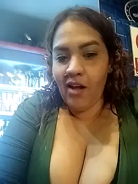 Snapshot of LaraStons chatting on October 7, 1:25 am LaraStons online show from October 7, 1:25 am