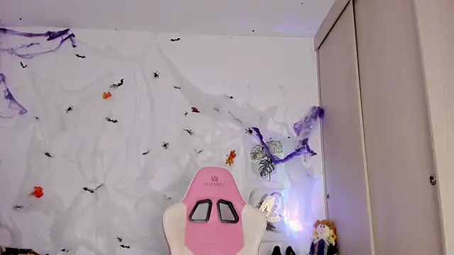 Susy spark online show from November 4, 11:04 pm