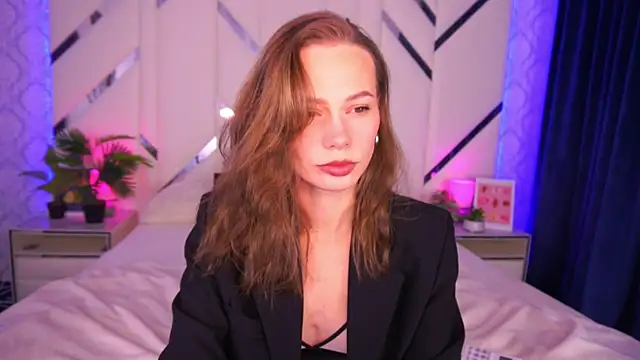 ShyySiren online show from November 8, 3:01 pm