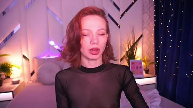 ShyySiren online show from March 7, 8:11 am