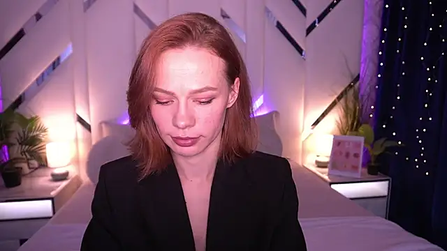 ShyySiren online show from March 12, 2:56 pm