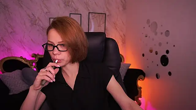 ShyySiren online show from May 3, 3:45 am