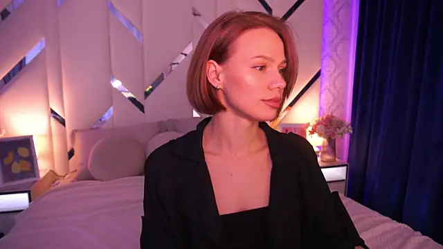 ShyySiren online show from May 12, 1:19 pm