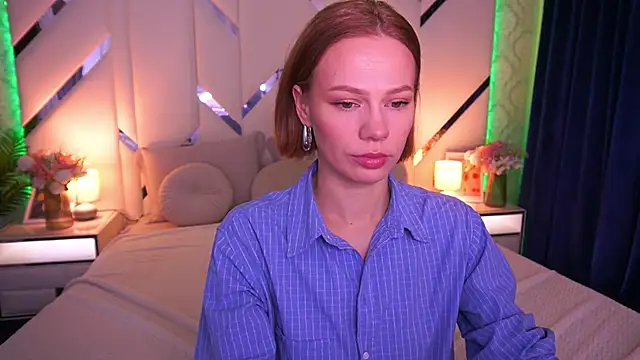 ShyySiren online show from May 21, 6:42 am