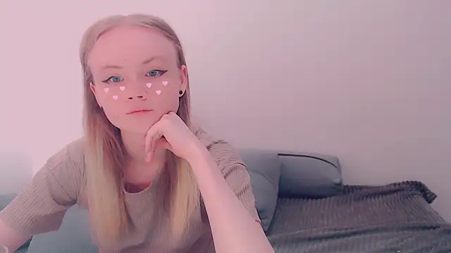 Snapshot of AliceNya_cute chatting on June 7, 5:11 am AliceNya cute online show from June 7, 5:11 am
